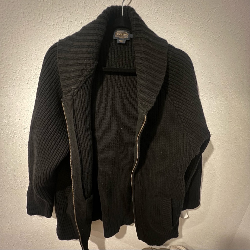 Vintage Pendleton women’s L 100% lambs wool sweater like new